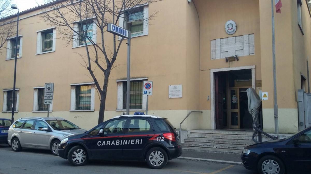 caserma carabinieri pomezia