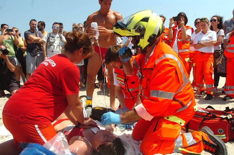 defibrillatori in spiaggia