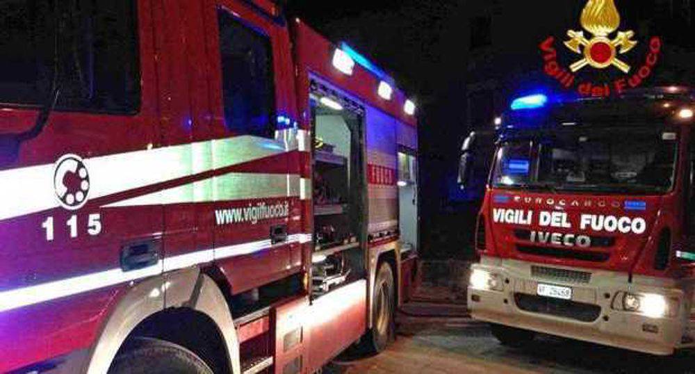 Roma, altro flambus: prende fuoco il motore di una vettura Atac in servizio da 18 anni