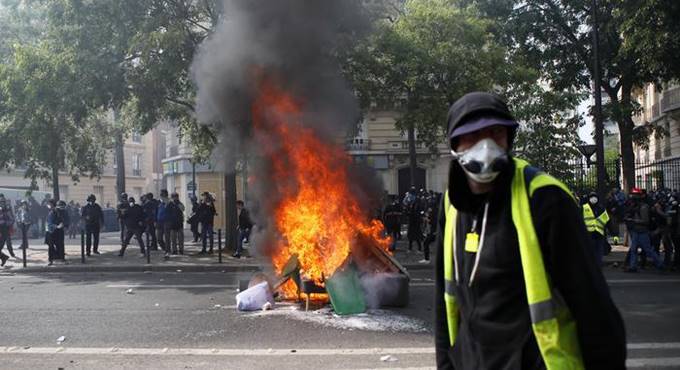 violenze parigi primo maggio