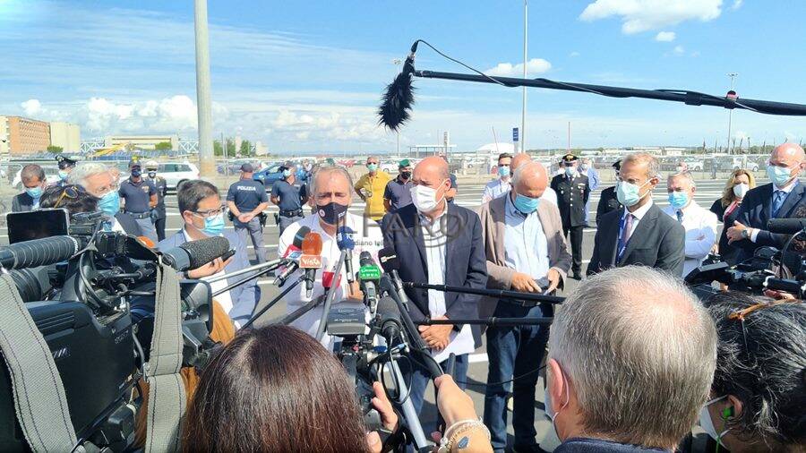 inaugurazione aeroporto di Fiumicino il drive-in per test più grande d'Italia
