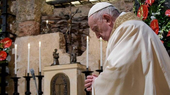 papa francesco enciclica fratelli tutti assisi
