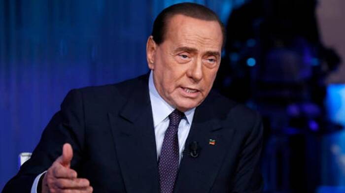 Berlusconi: “Se entra in vigore il presidenzialismo Mattarella dovrebbe dimettersi”