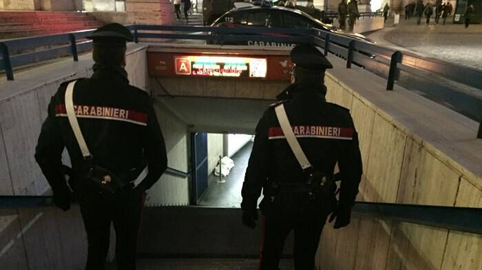 carabinieri metro roma stazione termini