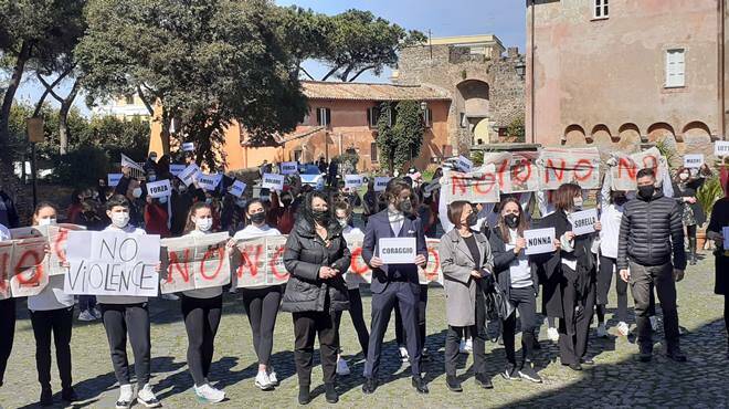 Flash mob "Roma è Donna. Difendila"