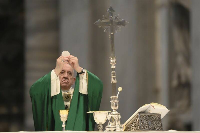 papa francesco messa papale