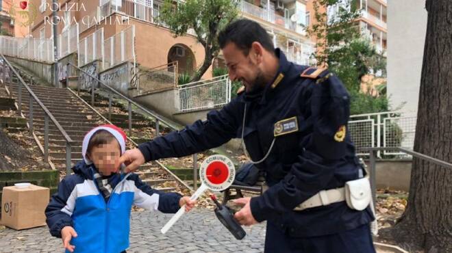 bambino polizia locale roma capitale