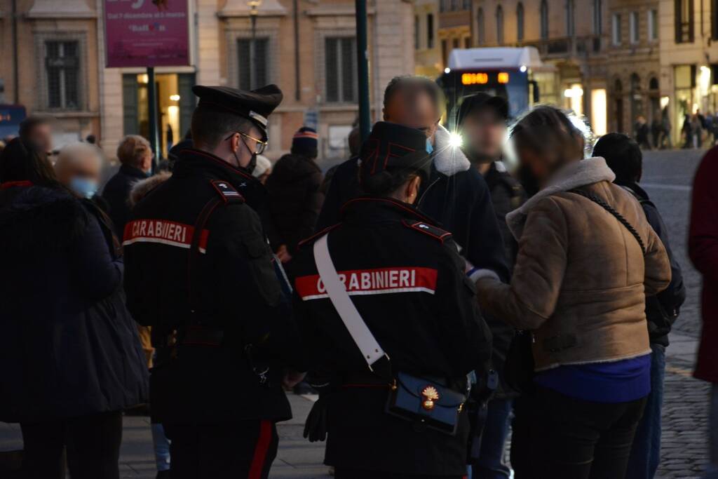 carabinieri controlli covid