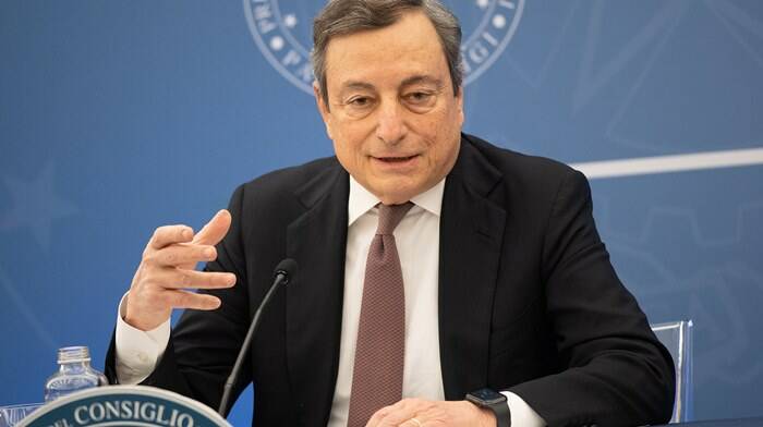 Gas dalla Russia, i timori di Draghi: “La dipendenza rischia di diventare sottomissione”