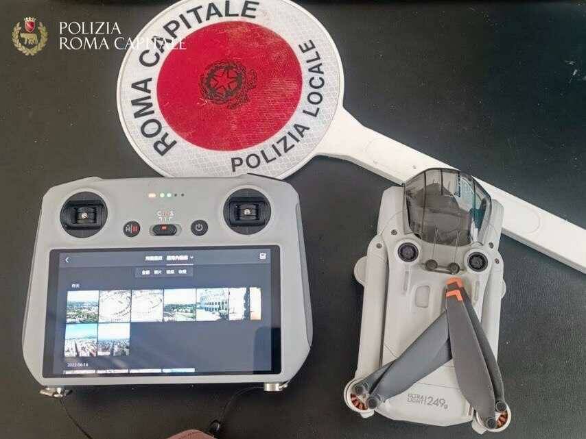 drone precipita al Colosseo