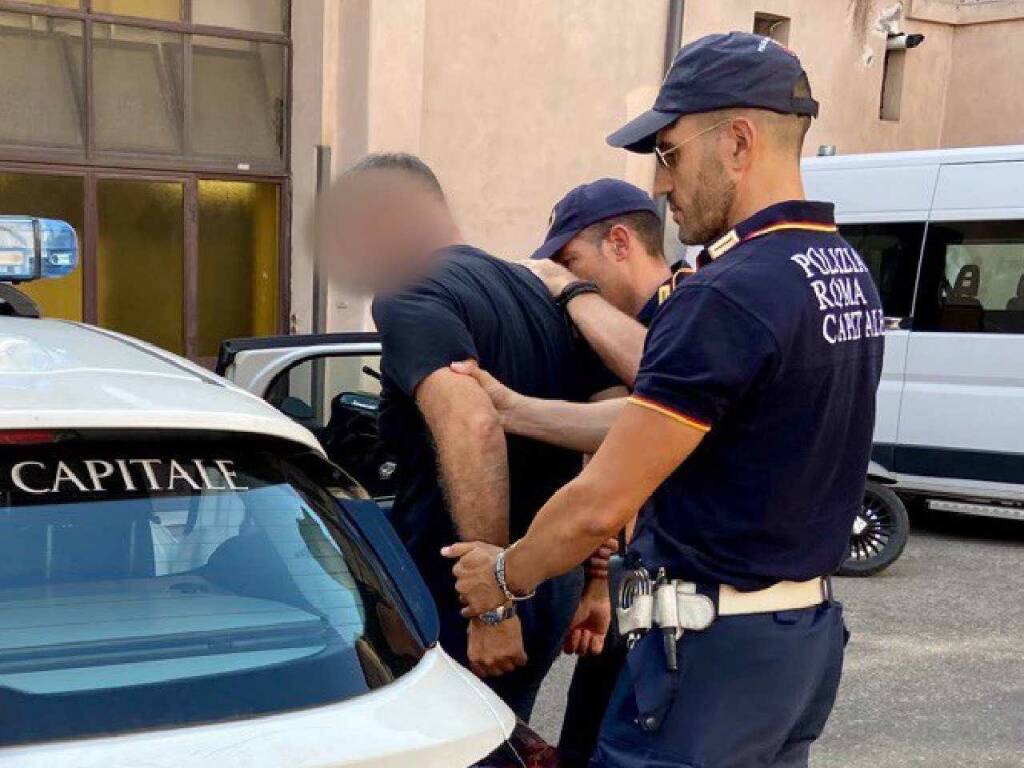polizia roma capitale, ladro
