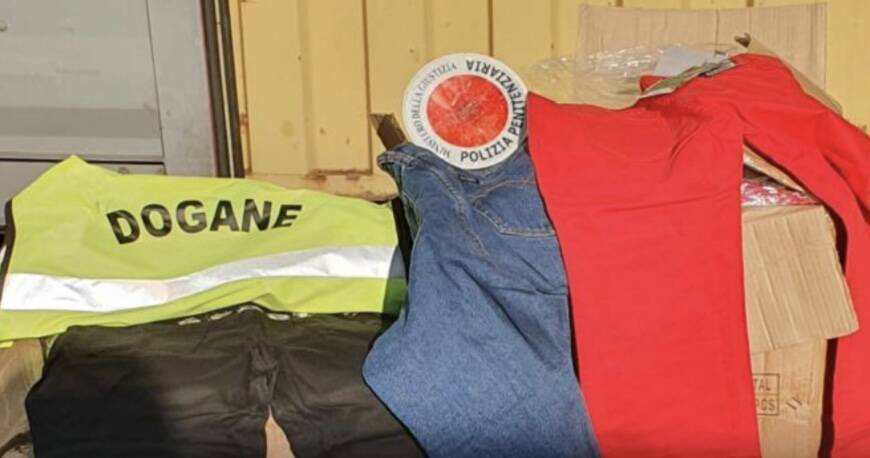 Civitavecchia, 27mila pantaloni confiscati diventano un regalo per i carcerati: l’iniziativa delle Dogane