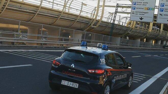 Fiumicino, tenta di rubare un’auto nel parcheggio dell’aeroporto: arrestato