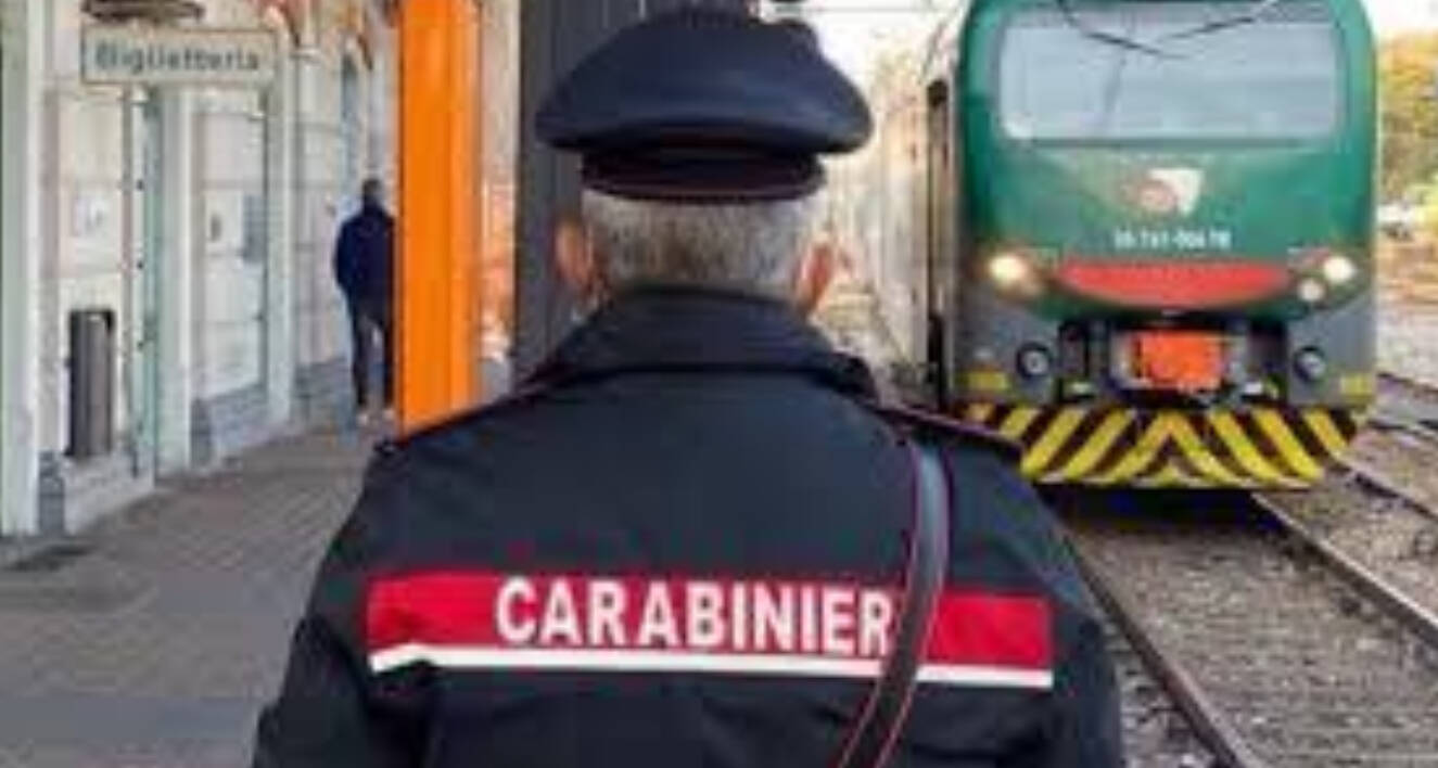 “Mi getto sulle rotaie del treno”: i carabinieri sventano un suicidio a Minturno