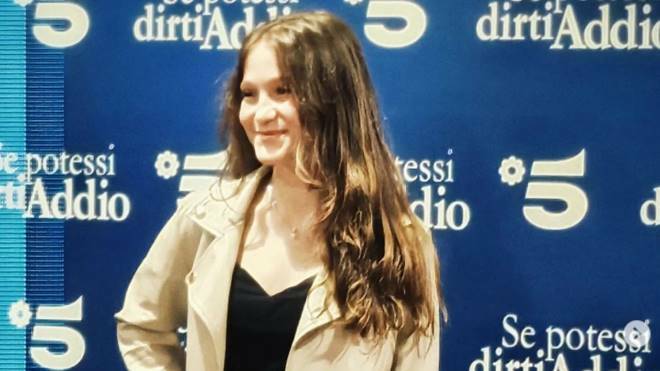 Giulietta Rebeggiani brilla in “Se potessi dirti addio”: una nuova stella di Fiumicino nasce su Canale 5