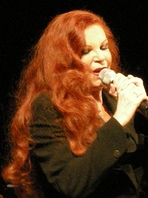 Milva si esibisce a Pistoia nel 2009